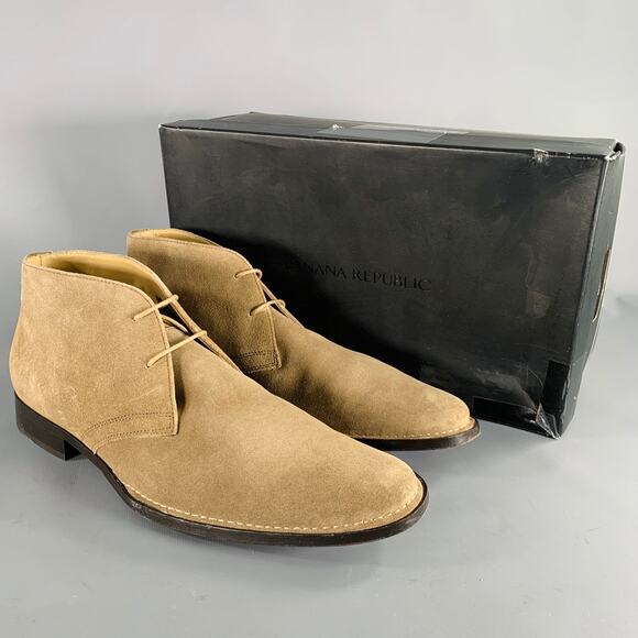BANANA REPUBLIC Size 9.5 Taupe Suede Lace-Up Boots